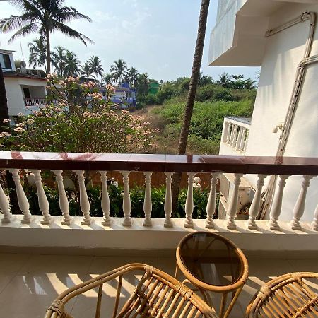 Shanu'S Seaside Inn - A Family-Run Guesthouse Just 100 Metres From Candolim Beach Bagian luar foto