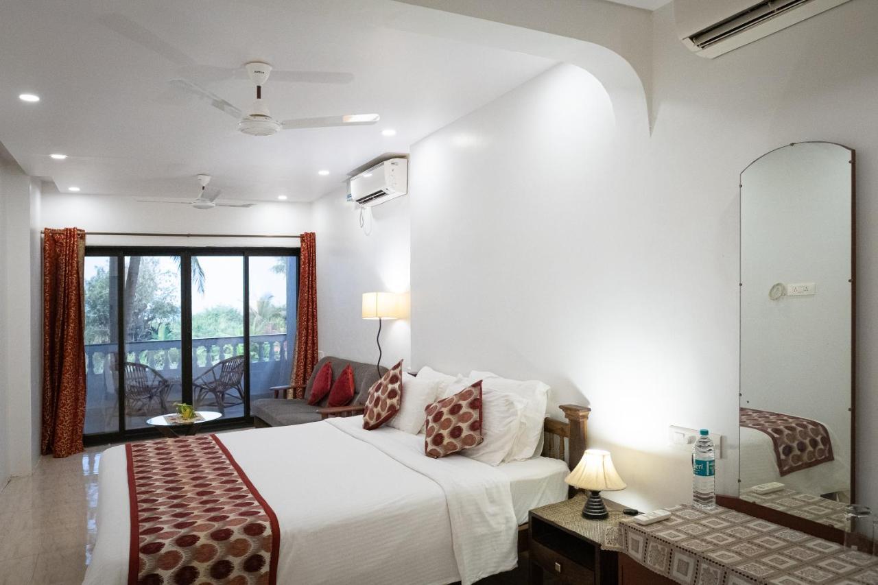 Shanu'S Seaside Inn - A Family-Run Guesthouse Just 100 Metres From Candolim Beach Bagian luar foto