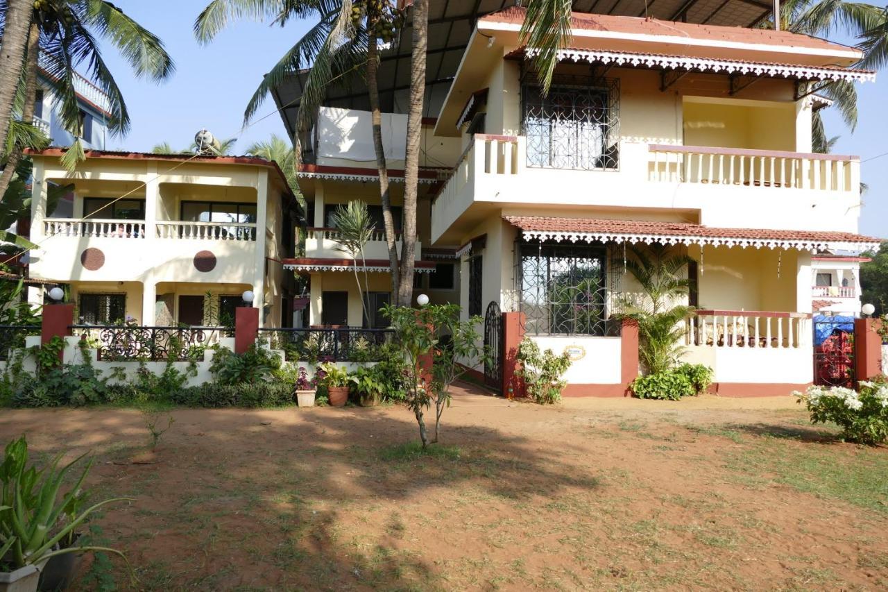 Shanu'S Seaside Inn - A Guesthouse, 100 Metres To Candolim Beach Bagian luar foto