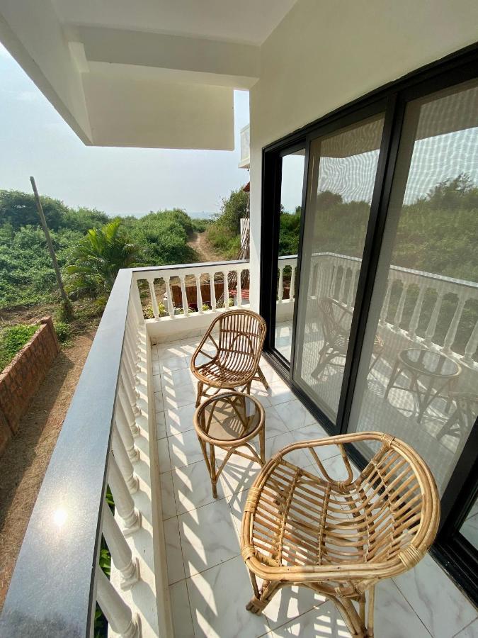 Shanu'S Seaside Inn - A Guesthouse, 100 Metres To Candolim Beach Bagian luar foto