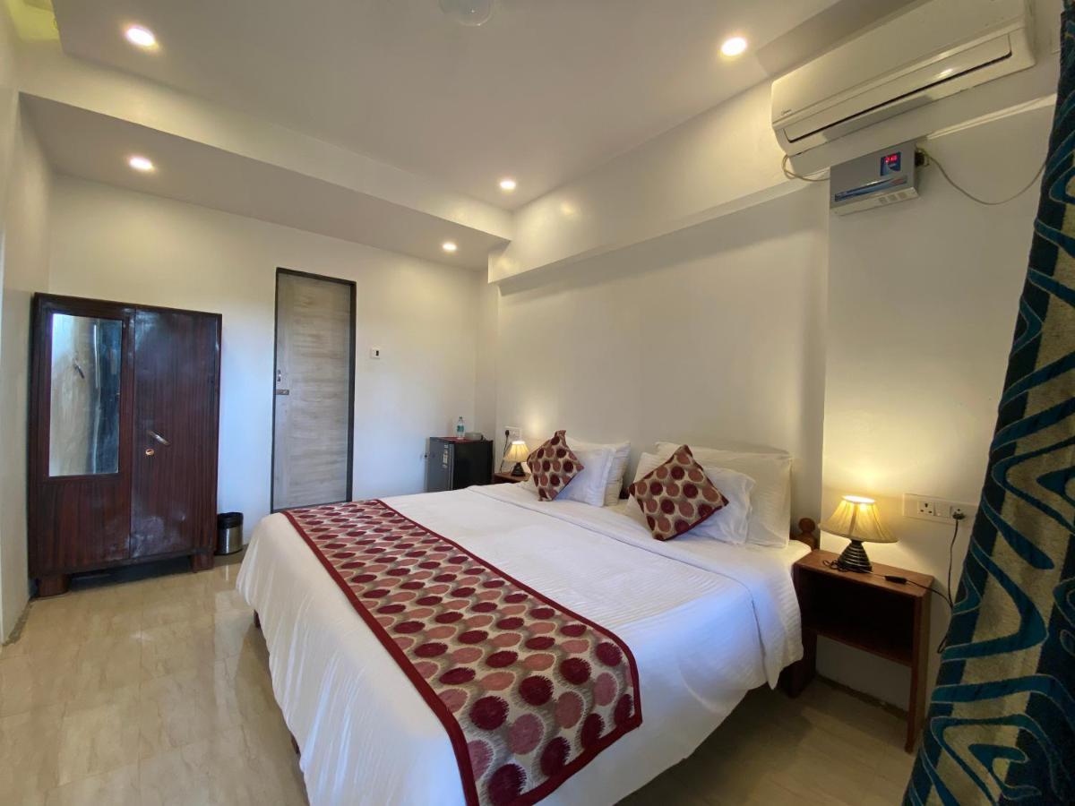 Shanu'S Seaside Inn - A Guesthouse, 100 Metres To Candolim Beach Bagian luar foto