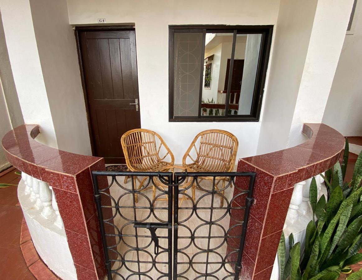 Shanu'S Seaside Inn - A Family-Run Guesthouse Just 100 Metres From Candolim Beach Bagian luar foto