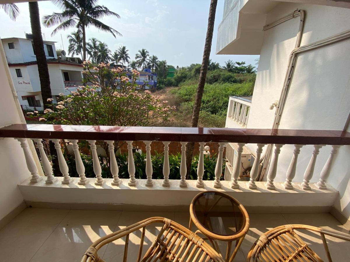 Shanu'S Seaside Inn - A Guesthouse, 100 Metres To Candolim Beach Bagian luar foto